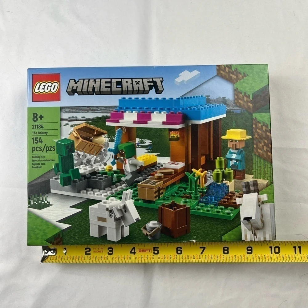 Lego Minecraft The Bakery - 21184 - 3 Figurines and a Goat - Village - NWT